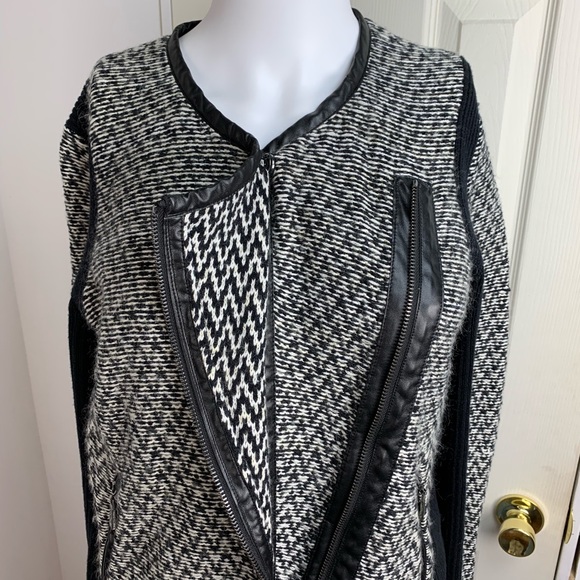 Vince Camuto zip up sweater (S) - Picture 5 of 7
